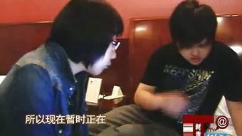 90后搞笑接吻视频,笑料百出，甜蜜又温馨